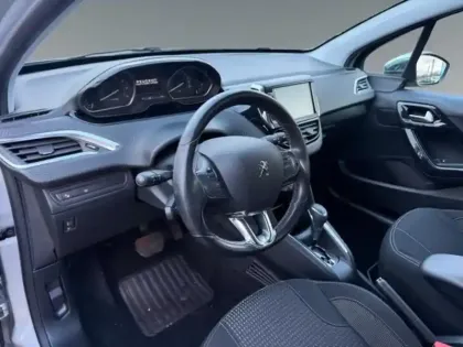 Photo 9 Peugeot 208  1.2 PureTech 110ch E6.c Tech Edition S&S EAT6 5p