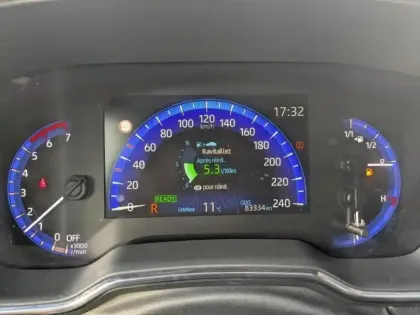 Photo 6 Toyota Corolla  122h Design