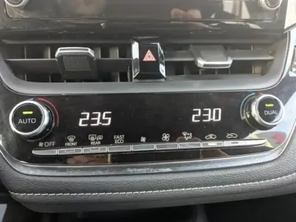 Photo 9 Toyota Corolla  122h Design