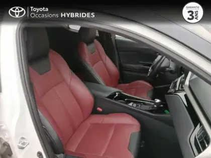 Photo 5 Toyota C-HR  122h Collection 2WD E-CVT RC18