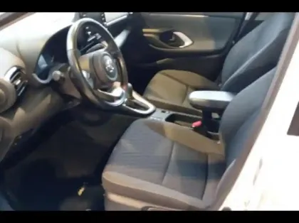 Photo 11 Toyota Yaris  116h France 5p