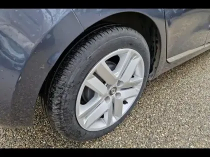 Photo 12 Renault Clio  1.6 E-Tech 140ch Business -21