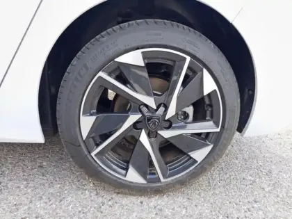 Photo 7 Peugeot 308  1.2 Hybrid 136ch Allure e-DCS6