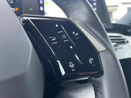 Photo 14 Peugeot 5008  Hybrid 145ch Allure e-DCS6