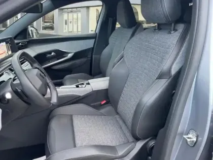 Photo 8 Peugeot 5008  Hybrid 145ch Allure e-DCS6