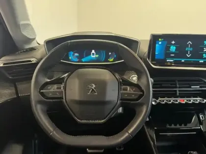 Photo 10 Peugeot 208  e- 136ch Roadtrip