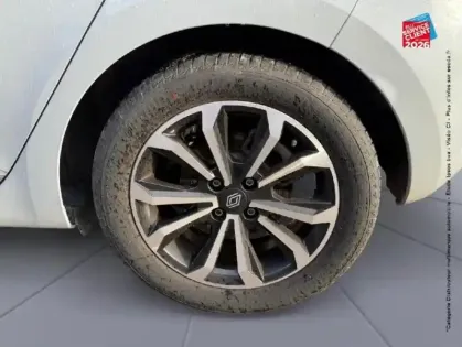 Photo 9 Renault Clio  1.6 E-Tech 145ch full hybrid Techno - 24