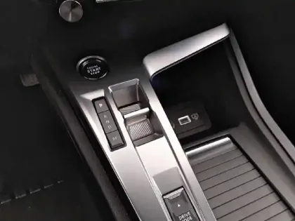 Photo 13 Peugeot 308  BlueHDi 130ch S&S EAT8