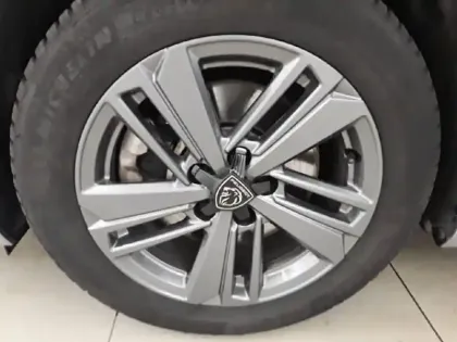 Photo 12 Peugeot 308  BlueHDi 130ch S&S EAT8