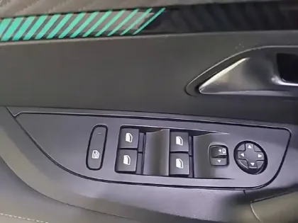 Photo 30 Peugeot 2008 Gén. II Ph1 NG Allure Pack 5