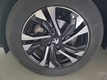 Photo 12 Peugeot 2008 Gén. II Ph1 NG Allure Pack 5