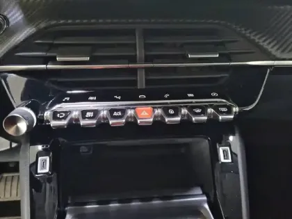 Photo 24 Peugeot 2008 Gén. II Ph1 NG Allure Pack 5