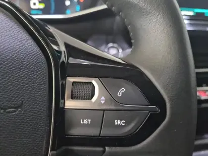 Photo 28 Peugeot 2008 Gén. II Ph1 NG Allure Pack 5