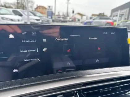 Photo 14 Peugeot 3008  Electrique 210 ch 73 kWh