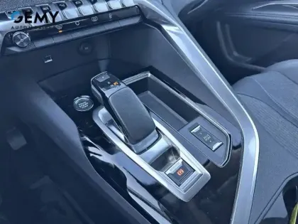 Photo 16 Peugeot 3008  Hybrid 225 e-EAT8