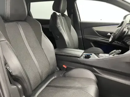 Photo 26 Peugeot 5008  PureTech 130ch S&S EAT8