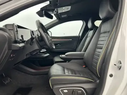 Photo 38 Renault Megane Gén. V (BCB) Ph1 Iconic 5