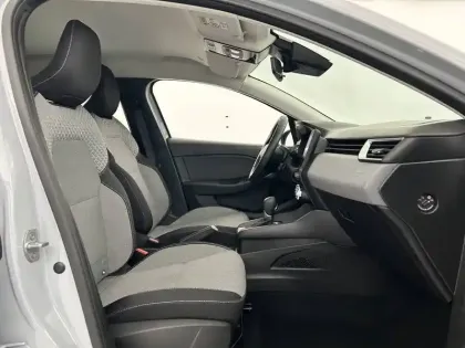 Photo 75 Renault Clio  E-Tech full hybrid 145