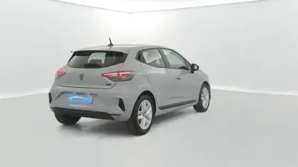 Photo 57 Renault Clio  E-Tech full hybrid 145