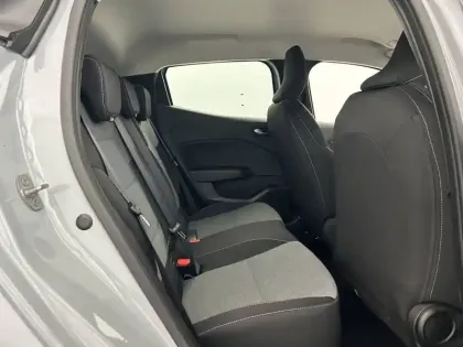 Photo 15 Renault Clio  E-Tech full hybrid 145