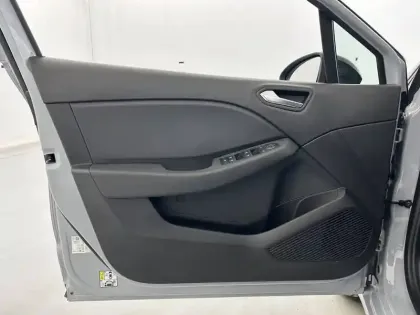 Photo 10 Renault Clio  E-Tech full hybrid 145