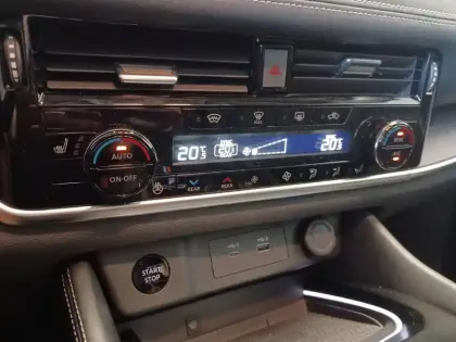 Photo 110 Nissan X-trail  e-POWER 213 ch e-4ORCE 5 Places