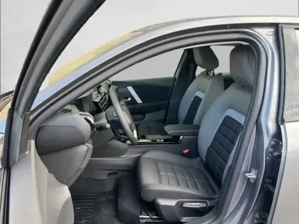 Photo 10 Citroën C4  Hybride 145 e-DCS6