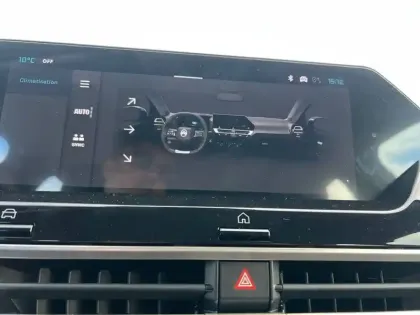 Photo 17 Citroën C4  Hybride 145 e-DCS6