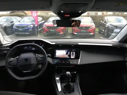 Photo 11 Peugeot 308  SW PureTech 130ch S&S BVM6