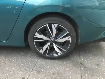 Photo 21 Peugeot 308  SW PureTech 130ch S&S BVM6