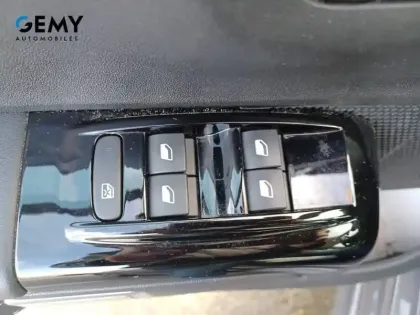 Photo 12 Citroën C3 Gén. III Ph2 ELLE 5