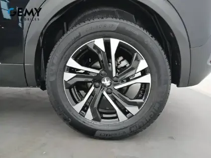 Photo 48 Peugeot 2008  BlueHDi 110 S&S BVM6