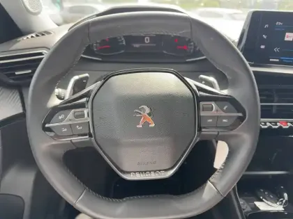 Photo 15 Peugeot 2008  PureTech 130 S&S EAT8