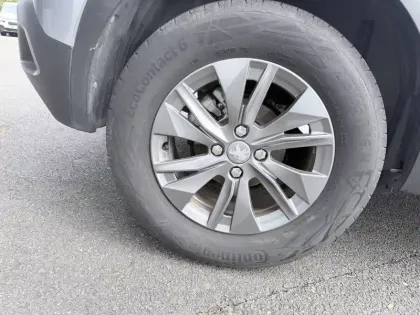 Photo 8 Peugeot 2008  PureTech 130 S&S EAT8