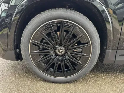 Photo 8 Mercedes GLA  200 d 8G-DCT