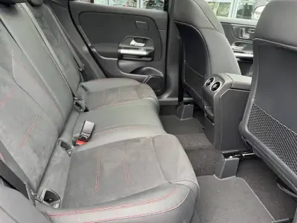 Photo 63 Mercedes GLA  200 d 8G-DCT