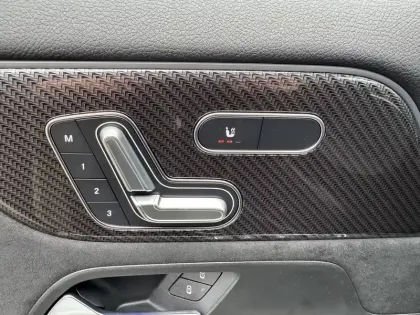 Photo 33 Mercedes GLA  200 d 8G-DCT