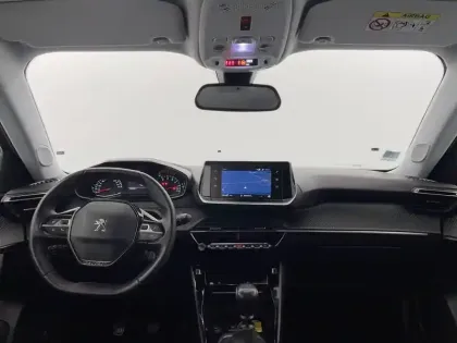 Photo 61 Peugeot 2008  PureTech 130 S&S BVM6