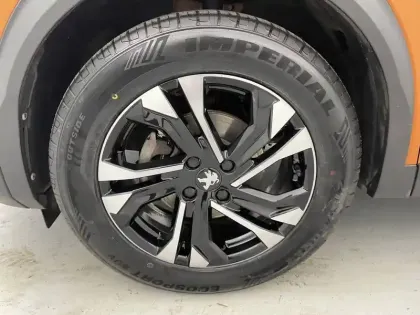 Photo 80 Peugeot 2008  PureTech 130 S&S BVM6