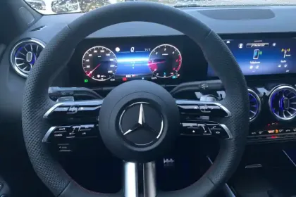 Photo 14 Mercedes GLA  200 d 8G-DCT