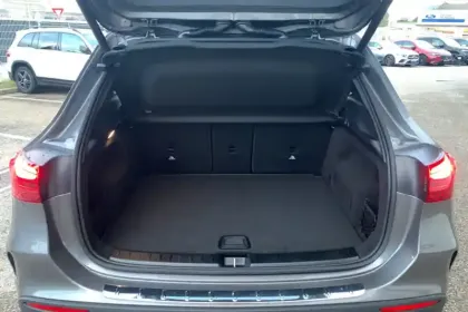 Photo 8 Mercedes GLA  200 d 8G-DCT