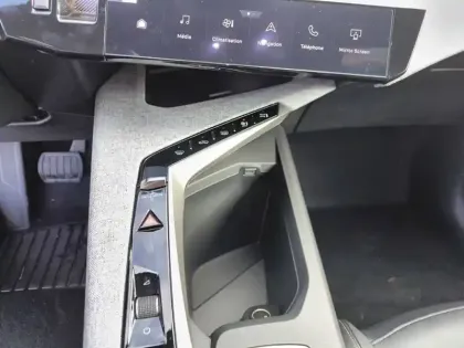 Photo 74 Peugeot 3008  Hybrid 145 e-DCS6