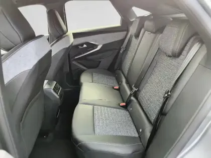 Photo 71 Peugeot 3008  Hybrid 145 e-DCS6