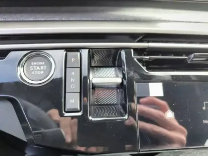 Photo 53 Peugeot 3008  Hybrid 145 e-DCS6