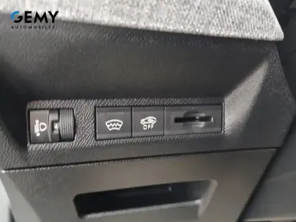 Photo 37 Peugeot 3008 Gén. III Ph1 Allure 5