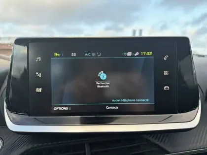 Photo 27 Peugeot 2008  Electrique 136 ch