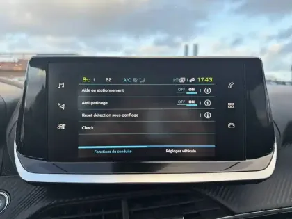 Photo 29 Peugeot 2008  Electrique 136 ch