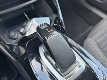 Photo 13 Peugeot 2008  Electrique 136 ch