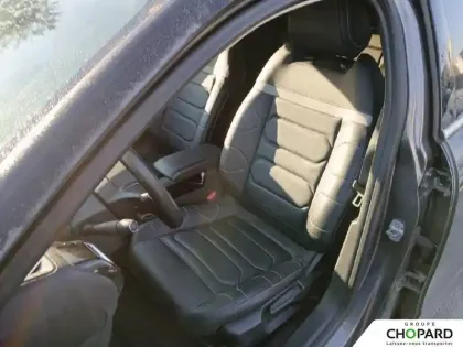 Photo 10 Citroën C4 e- 136 ch Automatique