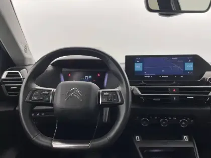 Photo 48 Citroën C4 e- 136 ch Automatique